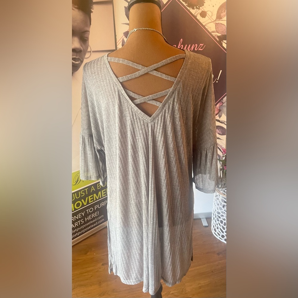 🌺(56) Ruffled-Sleeve Oversized Tunic - Picture 4 of 5
